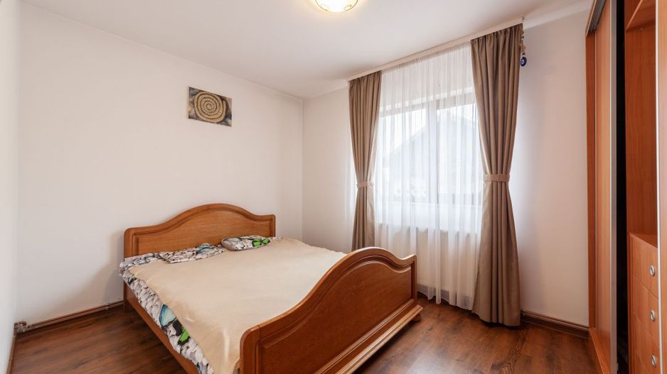 Casa de vanzare in Albota – liniste, spatiu si acces rapid catre Pitesti! - Poză 4