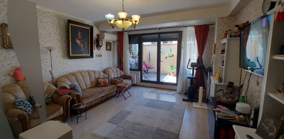 Apartament cu 3 camere pentru vanzare | curte 24 mp | Damaroaia - Poză 4