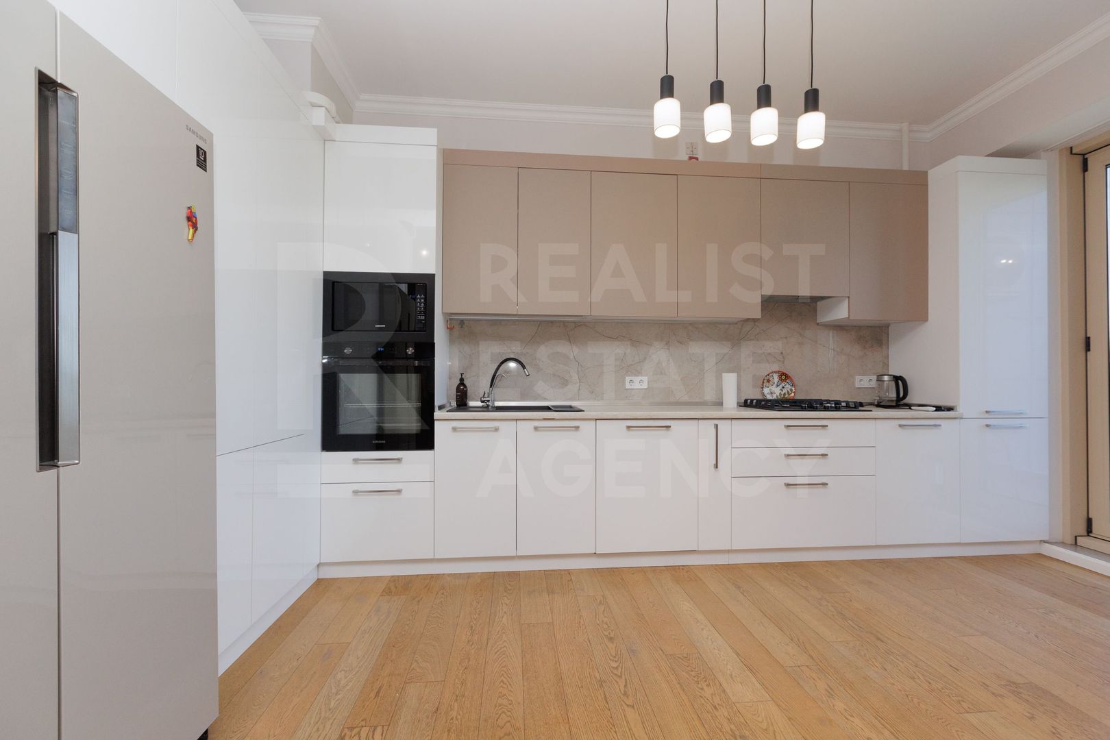 Chirie, apartament, 3 camere, bd. Ştefan cel Mare şi Sfînt, Centru - Poză 4