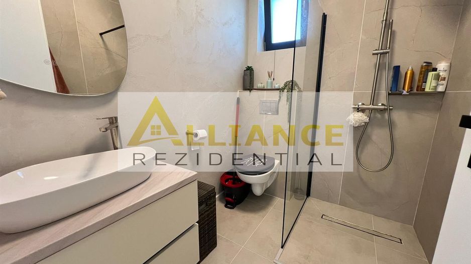 Casa individuala - 4 camere - 2 bai - la 10 min de RATB - Poză 23