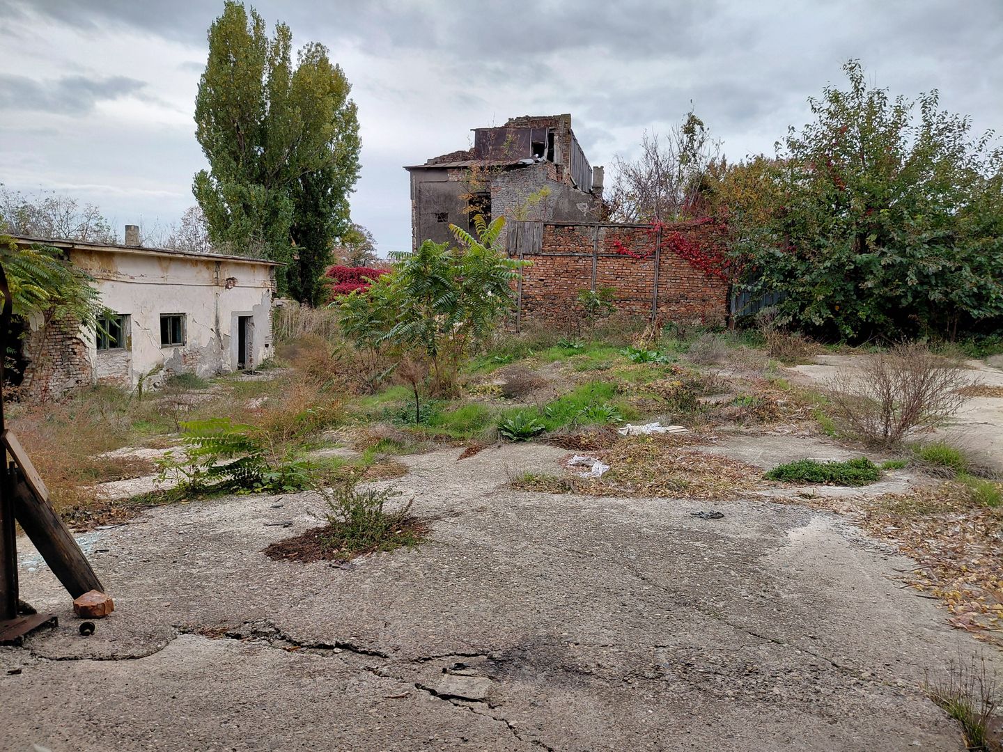 De vânzare – Ansamblu de construcții în Galați, zona Piața Centrală - Poză 2