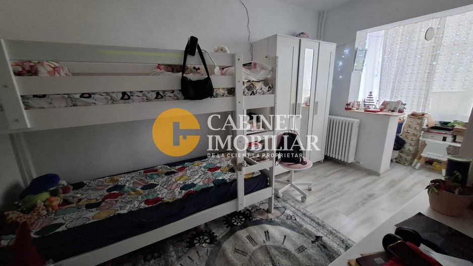 3 camere - DECOMANDAT - etaj intermediat - 75mp - Poză 2