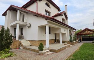 Casă individuală cu 6 camere și piscină în Alba Iulia, zona Cetate