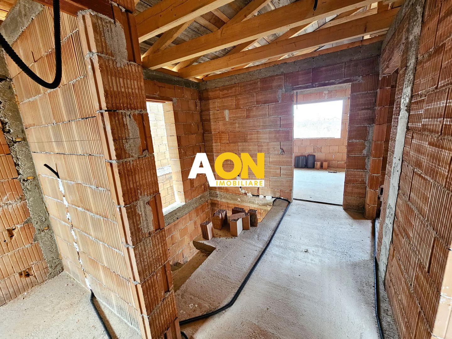 Casa la rosu, 4 camere, 3 bai, 339 mp teren, zona Valea Popii - Poză 13