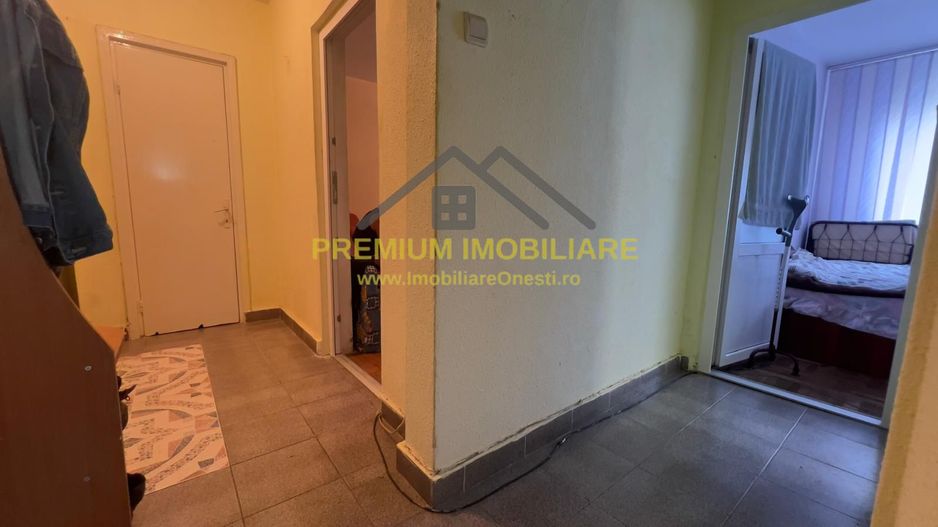 Apartament 3 camere etaj 1 - zona centrala - Poză 6