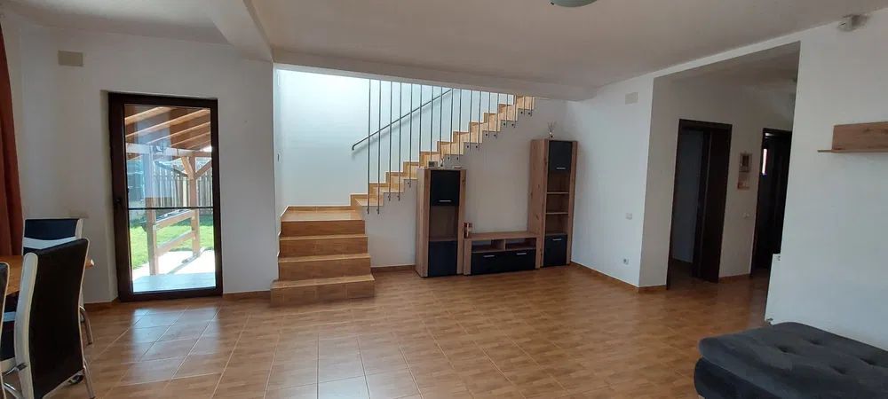 PROPRIETAR inchiriez  (vand ) casa INDIVIDUALA  P+M in Dumbravita - Poză 1