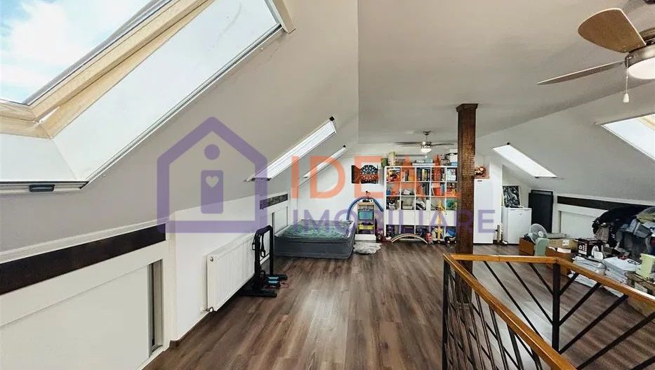 Triplex cu 5 camere complet mobilat si utilat, in SELIMBAR - Poză 8