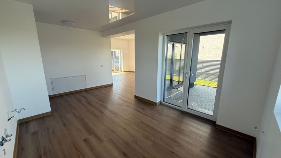 Casa/Vila cu 4 camere de vânzare - Izvor,Tărlungeni - Poză 12
