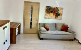 Vând apartament cu 2 camere zona stadion - Poză 1