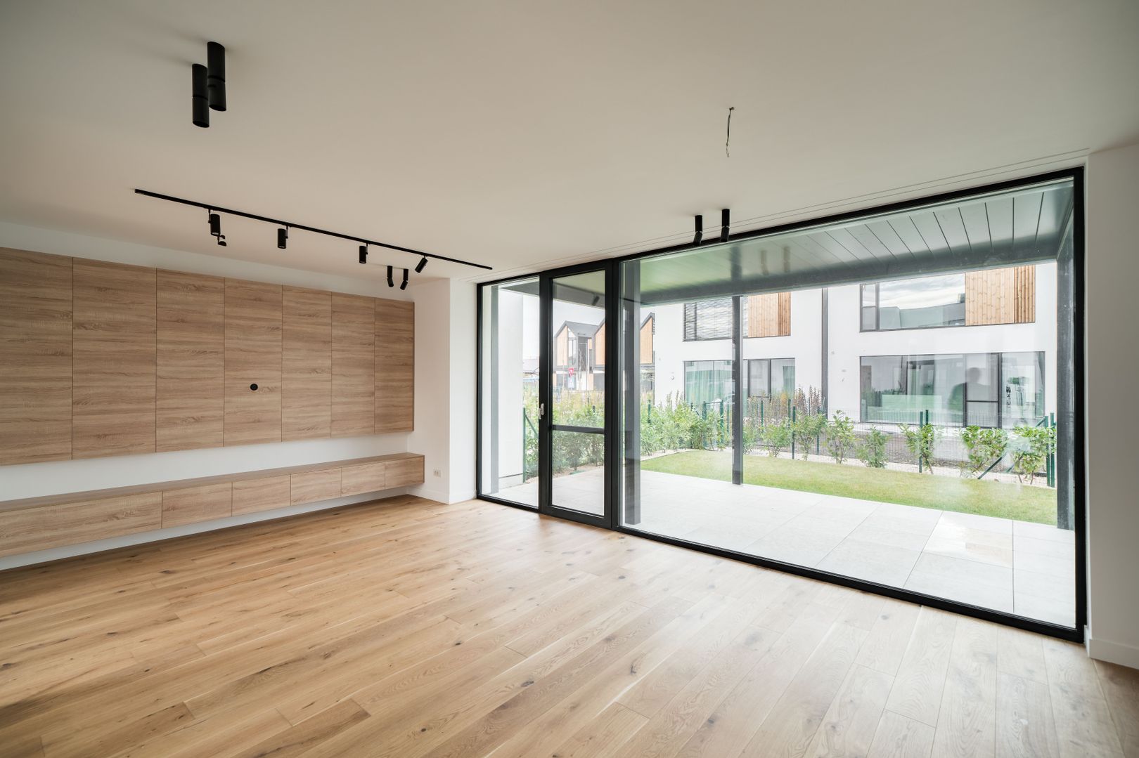 Vila tip UV03 mobilata partial in Amber Forest-prima inchiririere - Poză 6