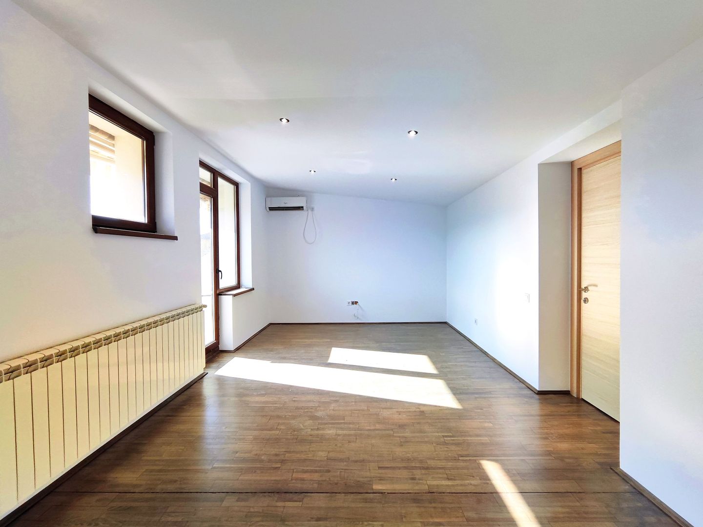 Vilă Modernă cu 5 Camere – Cartier Bună Ziua - Poză 17