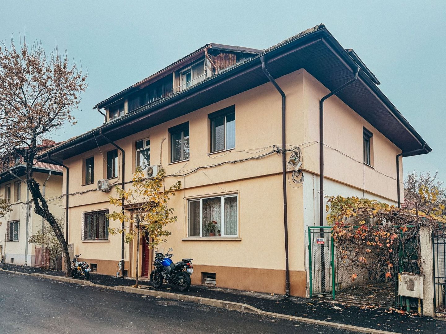 Apartament 2 camere - Domenii, etaj 2/2, centrala noua, curte, boxă, pod. - Poză 25