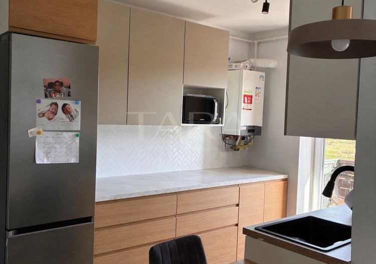 Apartament 2 camere, imobil nou, complet mobilat, parcare si boxă. - Poză 1