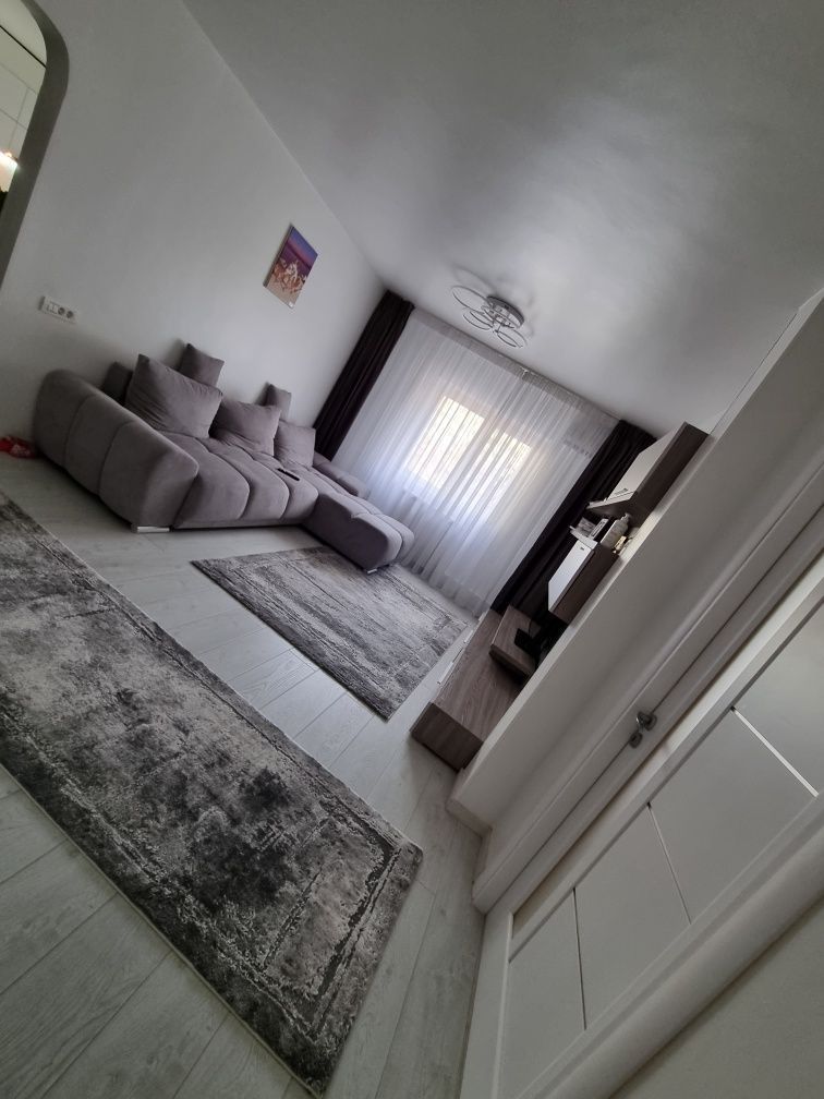 Apartament 4 camere modern - Poză 2