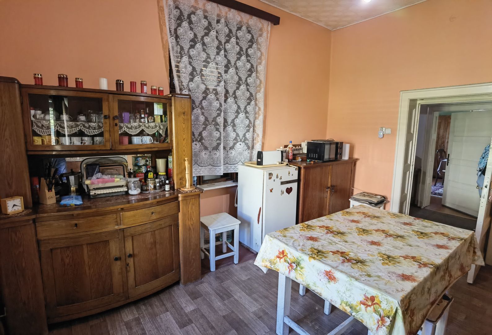 Casa vacanta,investitie  in Gurahont cu teren generos - Poză 8