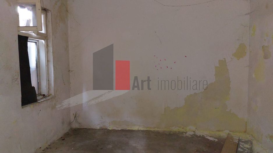 Casa "SARRERA" singur curte, multiple posibilitati, birou/comercial/rezidential - Poză 4