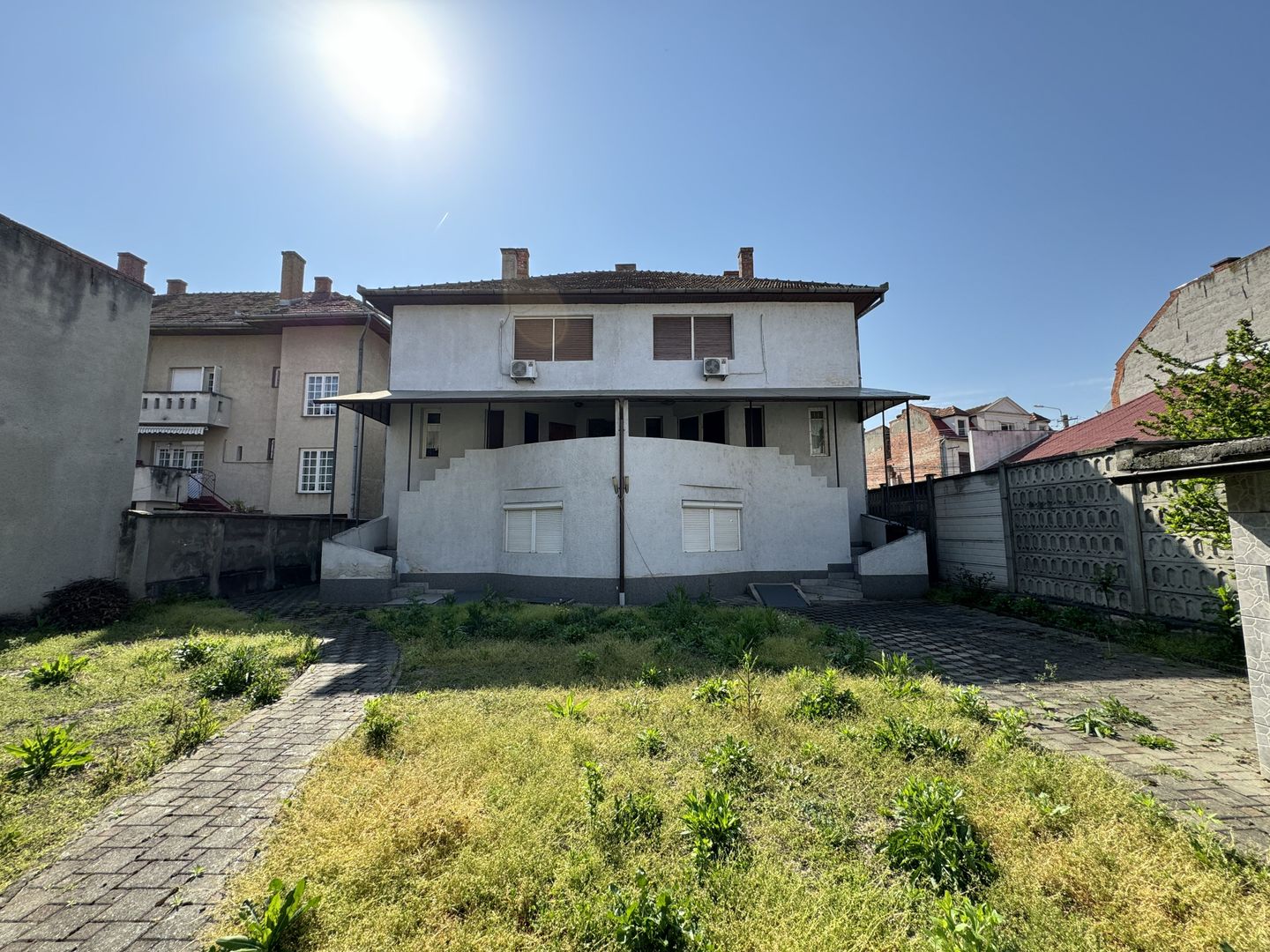 Casa S+P+2E - (posibilitate apartamentare) zona central - Poză 2