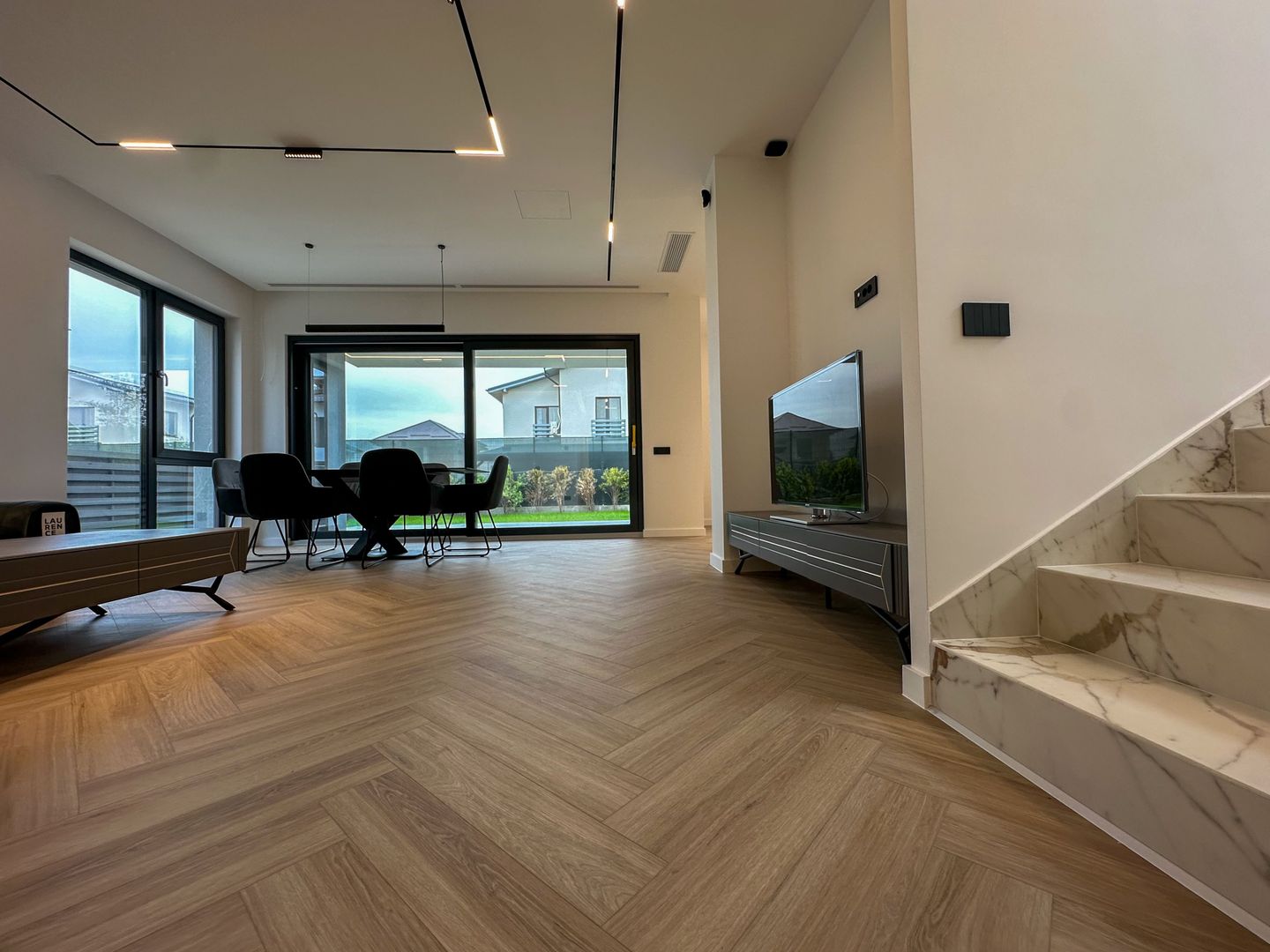 UNIC  |  Vilă Individuală Premium cu Design Contemporan și Finisaje de Lux - Poză 3