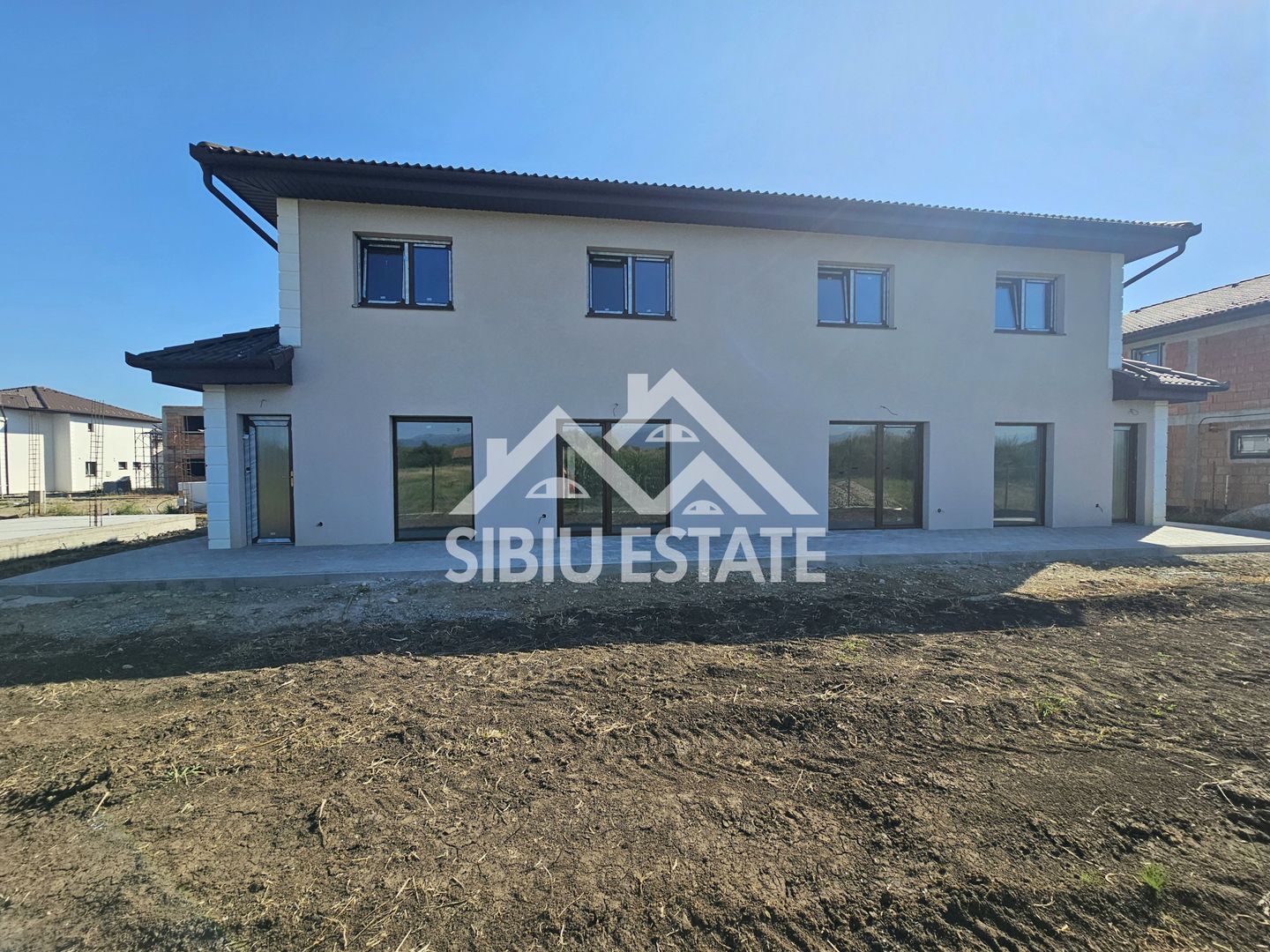 Casa noua 4 dormitoare, spatiu bun pentru familie - Poză 10