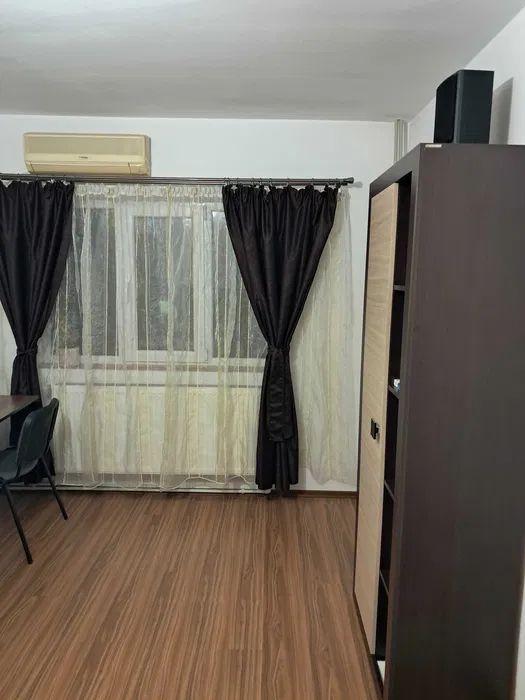 Apartament 3 camere de vanzare Lujerului - Poză 1