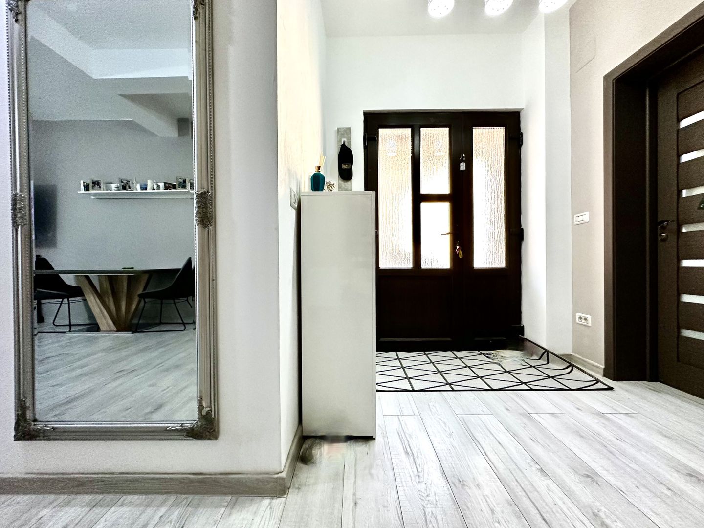 Duplex generos, 120 mp utili, modern si mobilat, in  Mosnita Veche - Poză 9