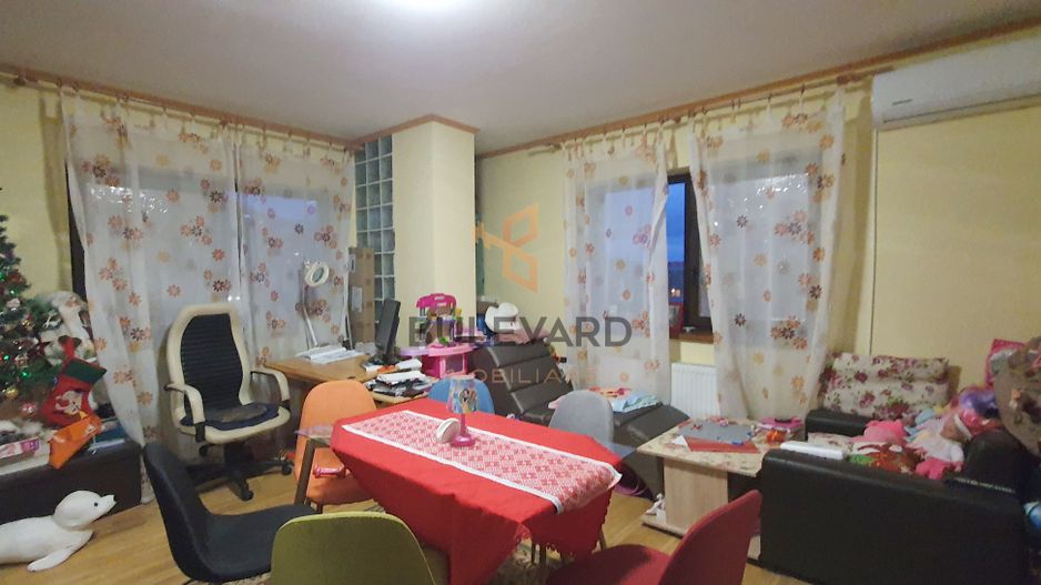 Apartament cu 2 camere decomandate, zona strazii Eroilor! - Poză 3