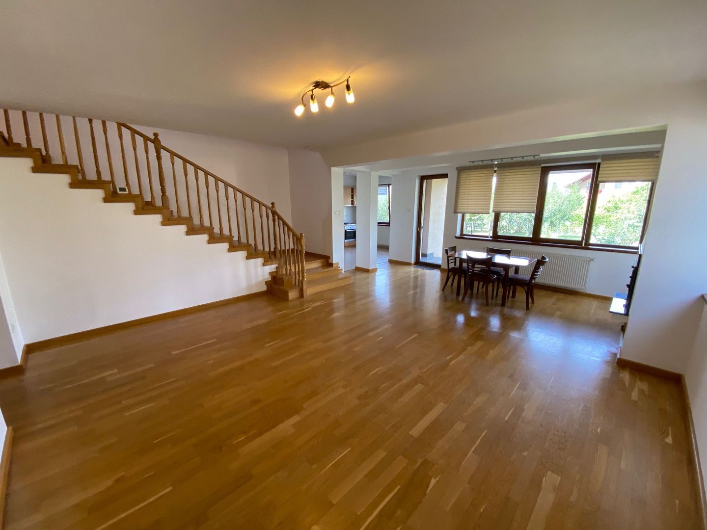 Vilă  inchiriere zona Aradului aproape de British School - Poză 9