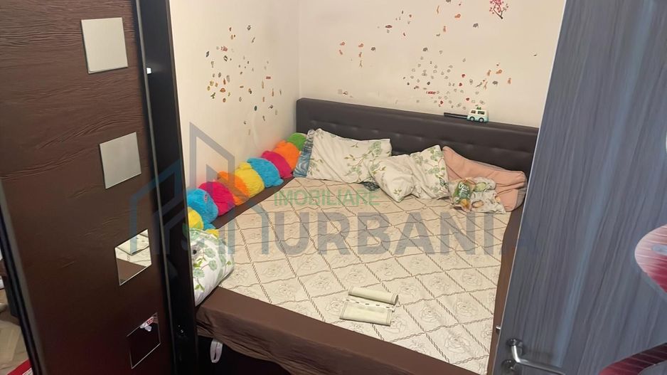 Apartament 3 camere, Tătărași, etaj 2/4 - Poză 2