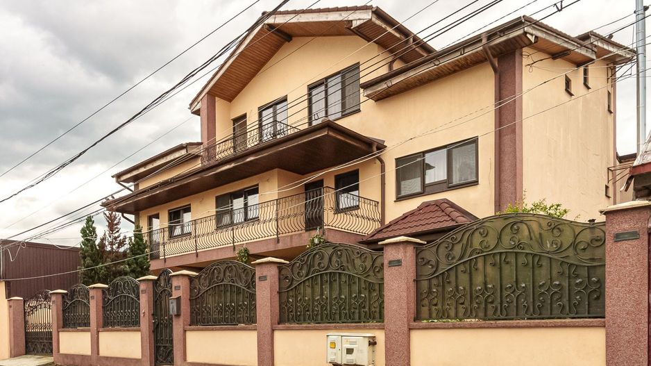 RAHOVA Salaj Vila 2007 S+P+1+M calitate superioara 370 mp - Poză 1