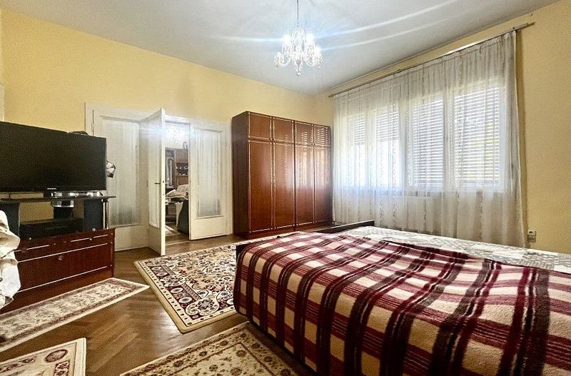 Apartament patrimoniu, 130 mp, cu garaj, et 1, in Piața Victoriei- Primărie - Poză 5