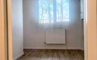 De vanzare apartament cu 2 camere, port, parter, 75.000 euro - Poză 9