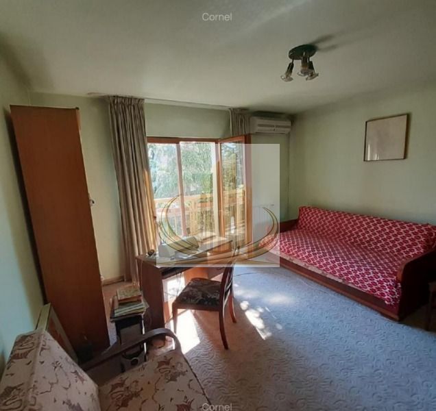 Apartament spațios – ideal locuință sau investiție - Poză 2