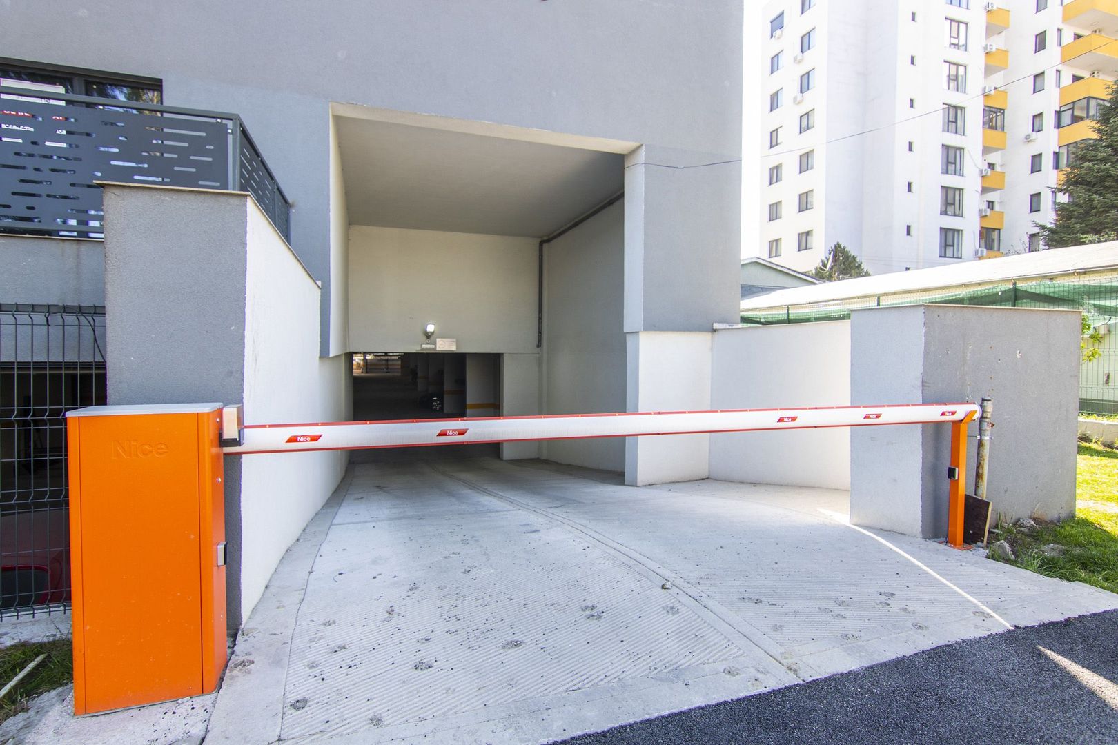 Apartament cu 2 Camere si 150 mp Curte Amenajata, la 5 minute de Metrou - Poză 15
