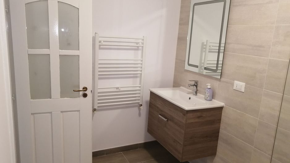 Vânzare apartament spatios,  in zonă ultracentrală - Poză 11