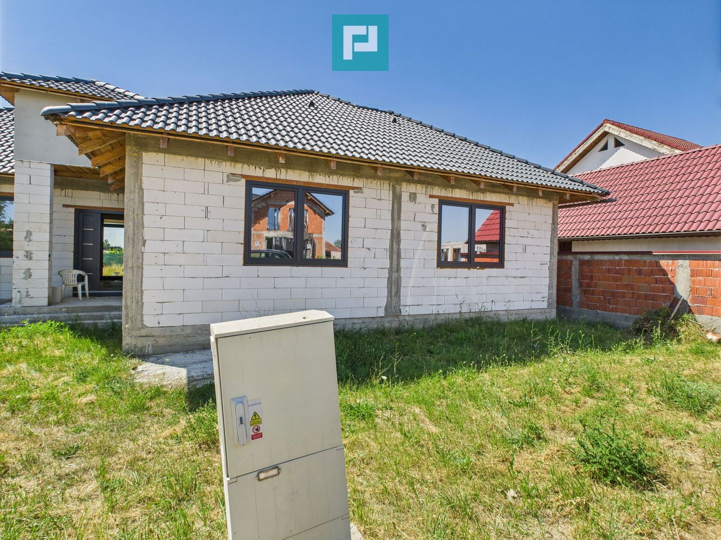 Casă nouă la roșu în Mândruloc - Poză 6