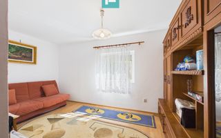 Casă cu teren 2877 mp, orașul Ineu - Poză 3