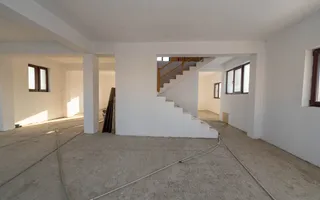 Vila spatioasa de vanzare in Pantelimon zona Padurea Cernica - Mierlei - Poză 11