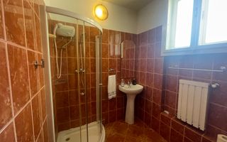 Casa S+P+2E - (posibilitate apartamentare) zona central - Poză 21