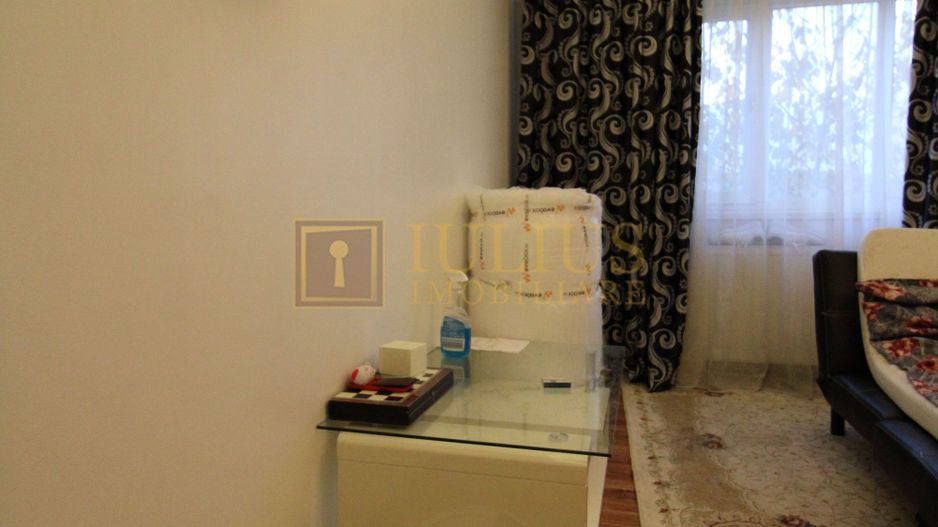 Zona Lipovei, 3 camere, centrala proprie. - Poză 2