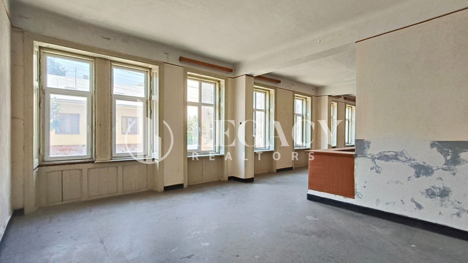 VÂNZARE/SCHIMB CU TEREN  - Clădire interbelică, centru oraș Siret - Poză 12