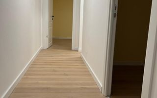 Apartament 3 camere lângă Piața Flora, 70 mp, renovat, etaj 2 din 4. - Poză 5