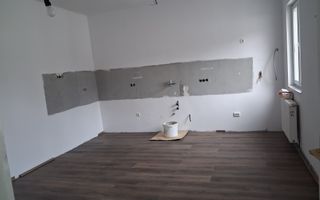Casă / Vilă cu 5 camere de vânzare în Titulescu, Satu Mare - Poză 6