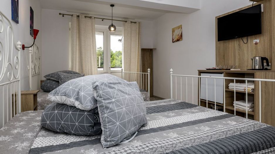 Spatiu tip motel/in curs de autorizare pentru camin de seniori-personal existent - Poză 4