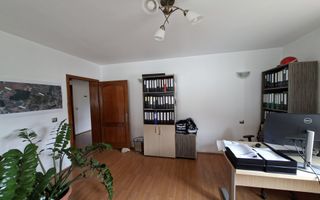 Spatiu birouri casa individuala curte proprie 9 birouri Selimbar - Poză 3