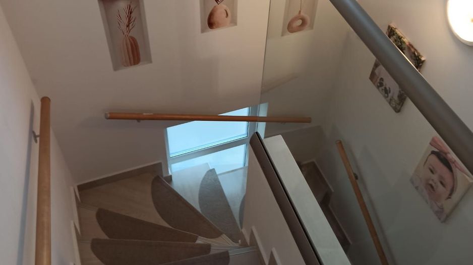 vila4cam2bai-curte-parcare-loc joaca-acces controlat-strOrizontului - Poză 52