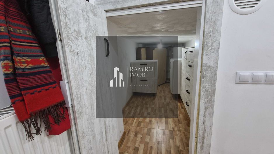 GARSONIERA 30MP, EROII REVOLUTIEI - Poză 10