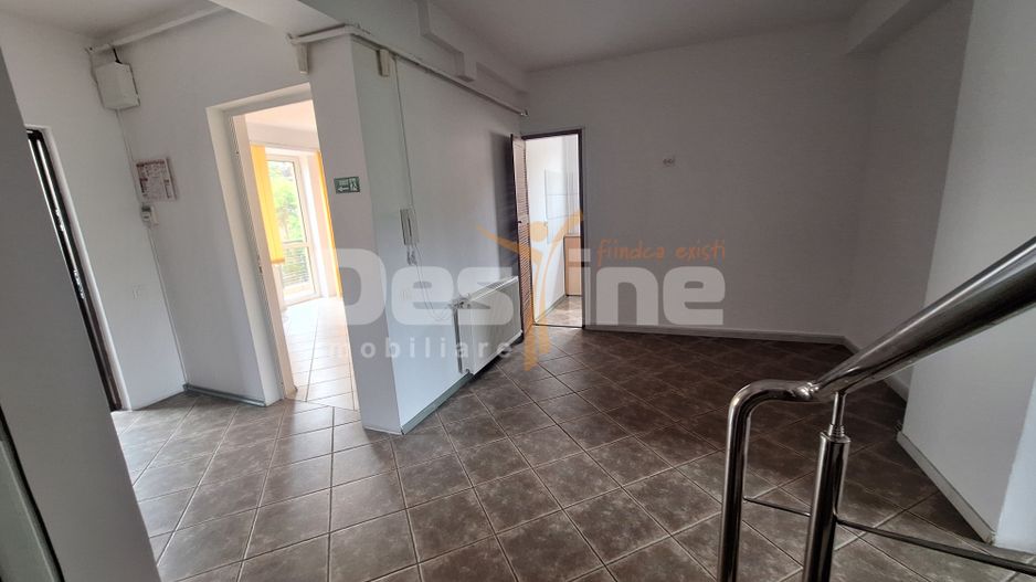 Vilă 220 mp | 2 niveluri | Curte și parcare | Lângă Mall Vitan - Poză 8