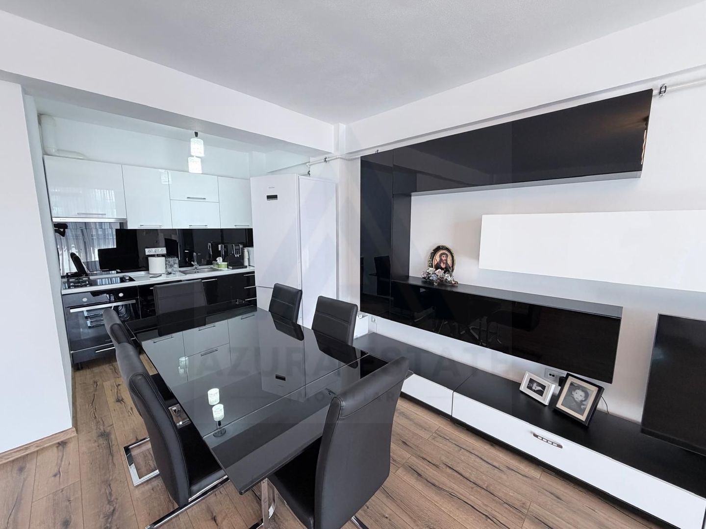 Apartament modern 80 mp  3 camere 2 balcoane  zona Doamna Stanca - Poză 1