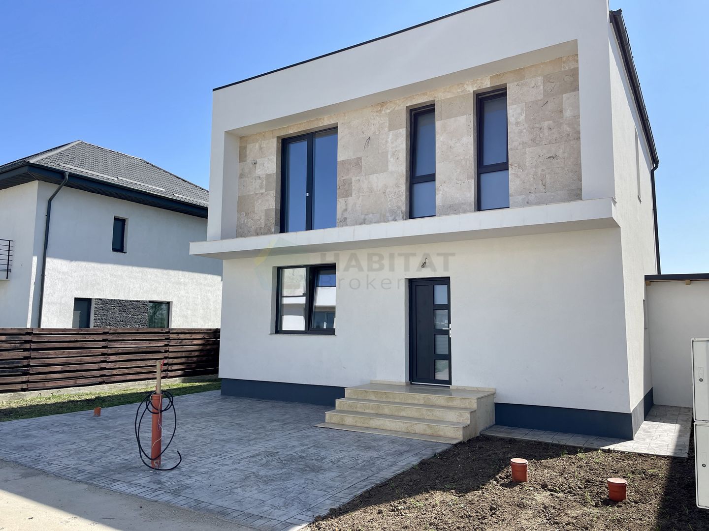 Vila individuala 5 camere Tunari - Poză 13