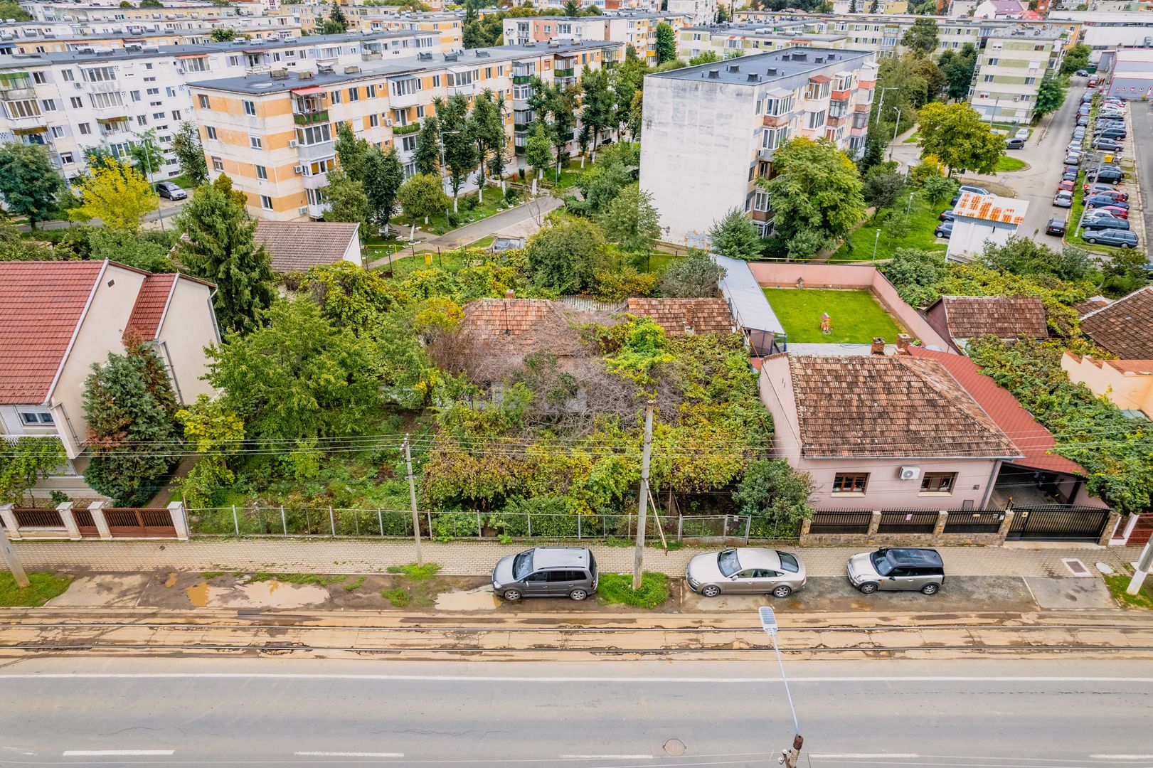 Casă cu teren 900mp în Vlaicu - Poză 1